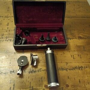 Vintage Welch Allyn Otoscope Ophthalmoscope Medical Diagnostic Set Case b4